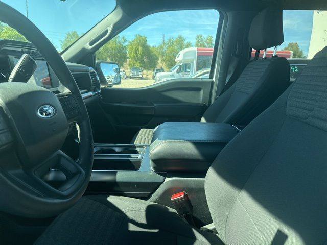 View vehicle photo 6