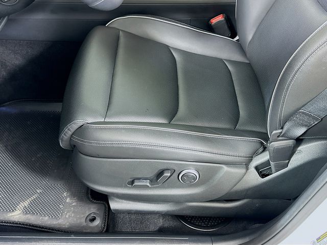 Thumbnail: 2025 Genesis GV70 - 20