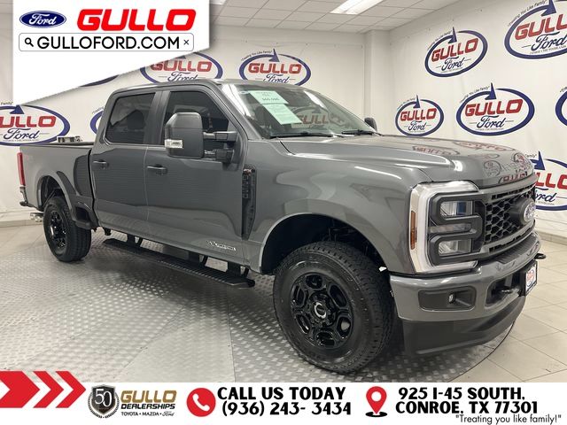 Carbonized Gray Metallic 2026 Ford F-250 Super Duty Pickup Truck Four-Wheel Drive Automatic