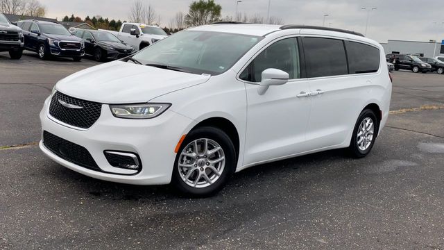 2022 Chrysler Pacifica Touring L 4