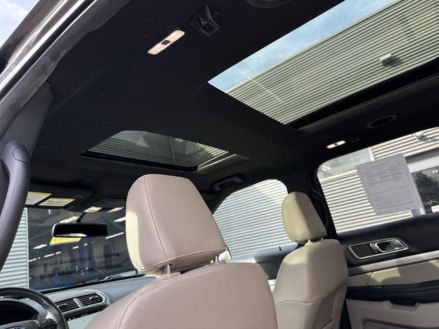 Used 2018 Gray Ford XLT image 18