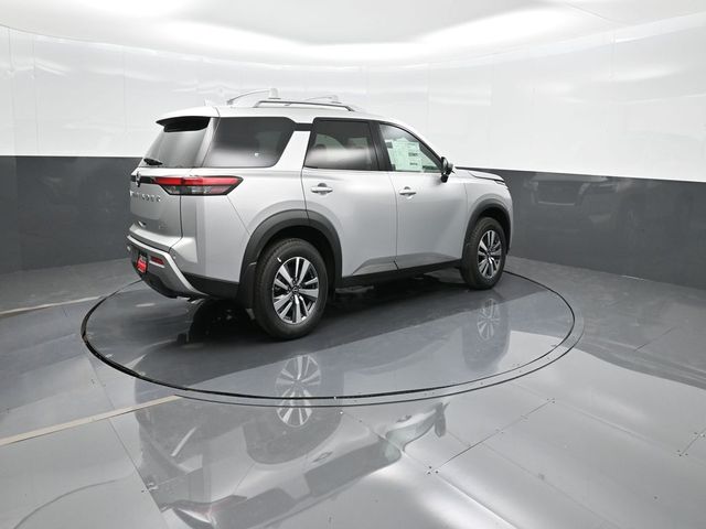 2024 Nissan Pathfinder SL 2