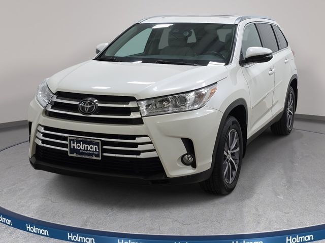 White (Blizzard Pearl) 2019 Toyota Highlander XLE AWD SUV / Crossover All-Wheel Drive 8-Speed Automatic