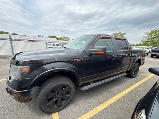 Tuxedo Black Metallic 2014 Ford F-150 FX4 SuperCrew 4WD Pickup Truck Four-Wheel Drive 6-Speed Automatic