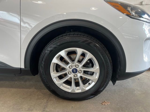 2021 Ford Escape SE photo
