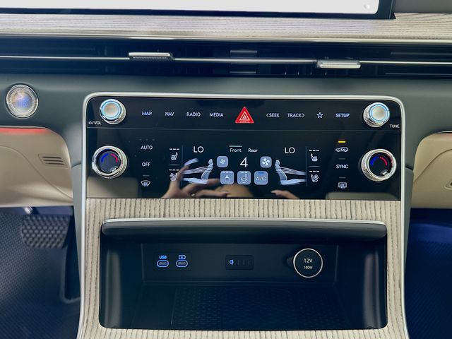 Thumbnail: 2026 Genesis GV80 - 14