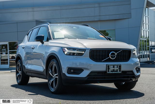 Glacier Silver Metallic 2021 Volvo XC40 T5 R-Design AWD SUV / Crossover All-Wheel Drive Automatic