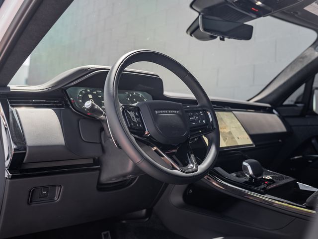 Used 2025  Land Rover Autobiography image 4