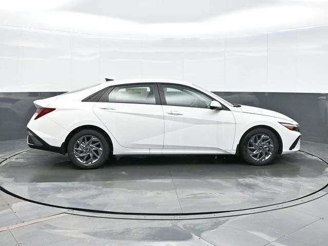 2024 Hyundai Elantra SEL 9