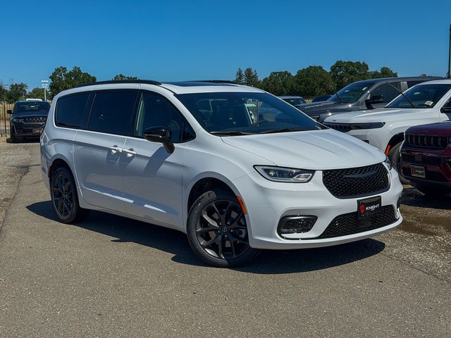 new 2026 Chrysler Pacifica car, priced at $52,740