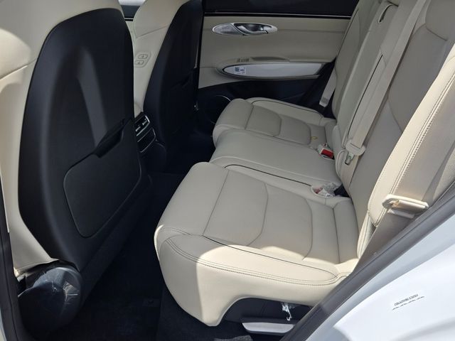2027 Genesis Gv70