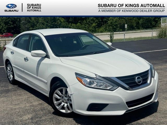 Glacier White 2018 Nissan Altima Sedan Front-Wheel Drive Continuously Variable Transmission
