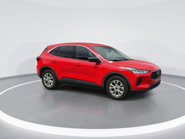 Used 2024 Red Ford Active image 13