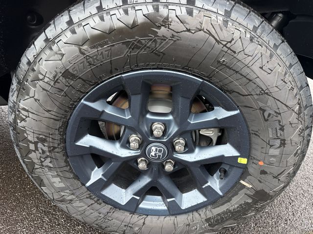 View vehicle photo 7