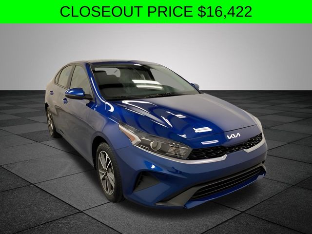 2023 Kia Forte LXS FWD