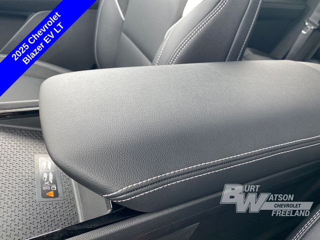 2025 Chevrolet Blazer EV LT photo
