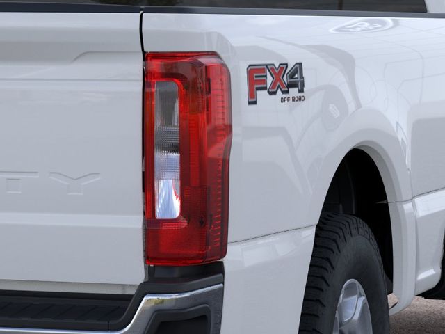 New 2026 Oxford White Ford XLT image 21