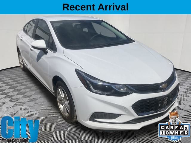 Summit White 2018 Chevrolet Cruze Sedan Front-Wheel Drive 6-Speed Automatic