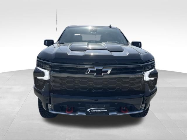 2026 Chevrolet Silverado 1500 ZR2 — photo 2