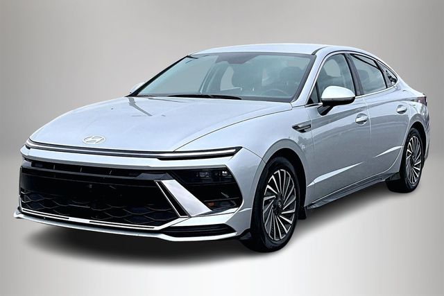 Used 2024 Hyundai Sonata Hybrid SEL 4D Sedan