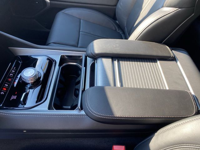 2026 Jeep Grand Wagoneer Limited - High Gloss Black exterior view 17