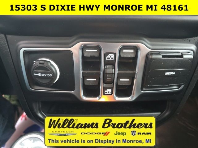 2023 Jeep Gladiator Sport - Bright White Clearcoat exterior view 20