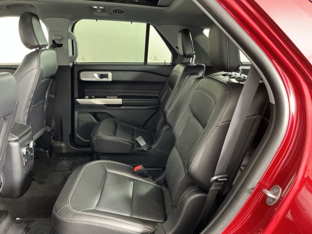 Used 2022 Red Ford Limited image 31