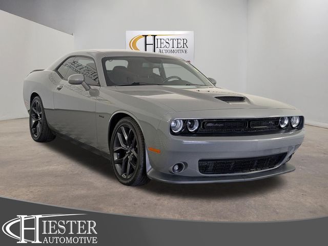 Destroyer Gray Clearcoat 2019 Dodge Challenger Coupe Rear-Wheel Drive 6-Speed Manual