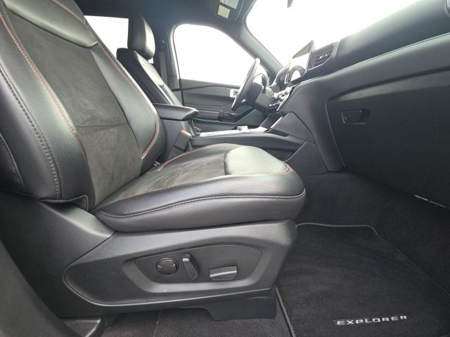 2024 Ford Explorer ST-Line:C02489A