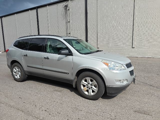 Blade Silver Metallic 2009 Chevrolet Traverse SUV / Crossover Front-Wheel Drive 6-Speed Automatic Overdrive