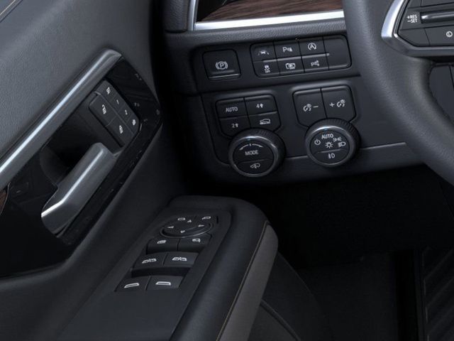2025 Chevrolet Suburban Premier photo