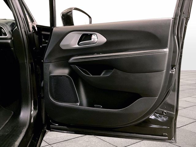 2022 Chrysler Pacifica Touring L Black at Phil Fitts Ford