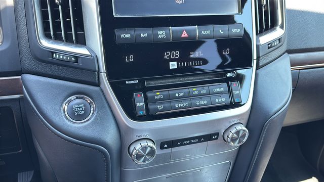 Used 2017 Black Toyota Base image 31