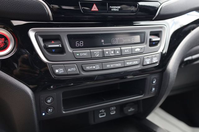 New 2026 Sonic Gray Pearl Honda Black Edition Two-Tone image 18