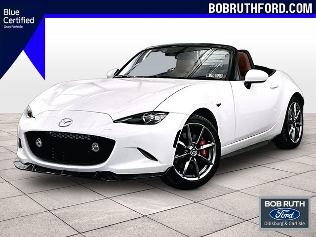 Snowflake White Pearl Mica 2022 Mazda MX-5 Miata Grand Touring RWD Convertible Rear-Wheel Drive 6-Speed Manual