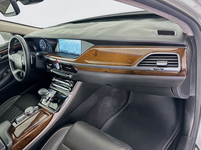 Thumbnail: 2017 Genesis G90 - 30