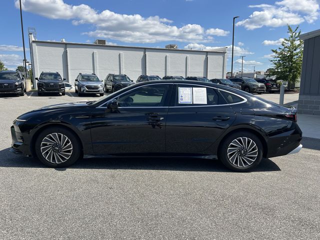 Used 2025 Black Hyundai Limited image 10