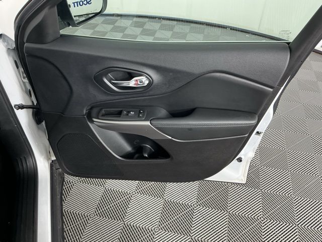 used 2022 Jeep Cherokee car, priced at $18,879