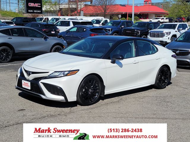 Wind Chill Pearl/Midnight Black Metallic 2023 Toyota Camry XSE V6 FWD Sedan Front-Wheel Drive 8-Speed Automatic