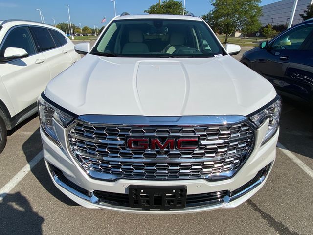 2023 GMC Terrain Denali 2