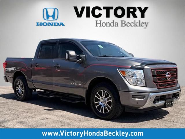 2022 Nissan Titan SV Crew Cab 4WD