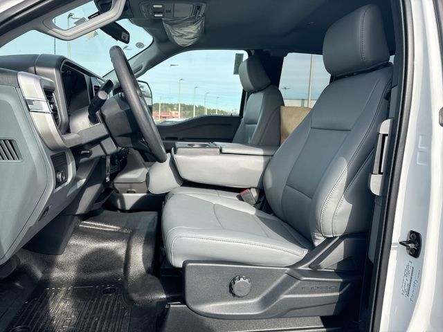 New 2026 Oxford White Ford F-450® XL image 14
