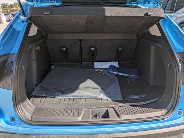 2025 Chevrolet Trax LT photo