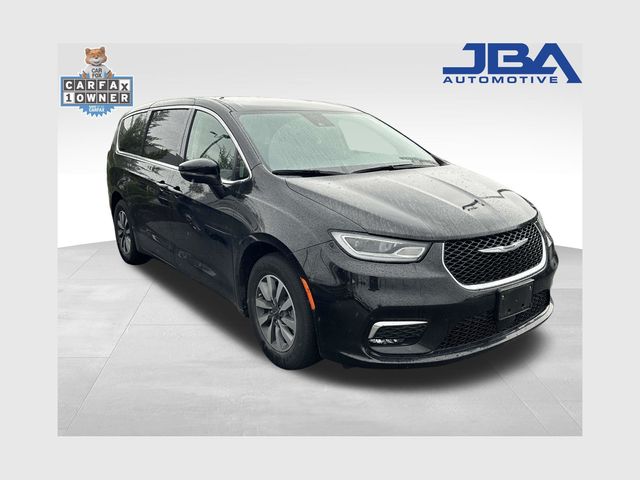 Brilliant Black Crystal Pearlcoat 2023 Chrysler Pacifica Hybrid Touring L FWD Minivan Front-Wheel Drive Continuously Variable Transmission