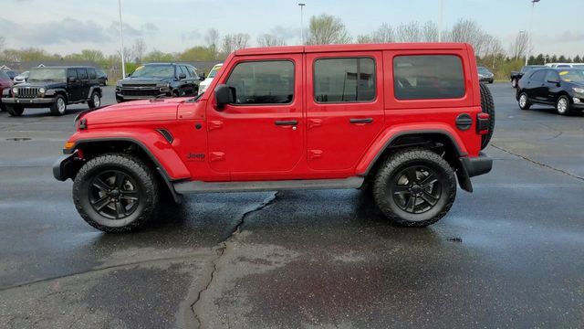 2022 Jeep Wrangler Unlimited Sahara Altitude 5