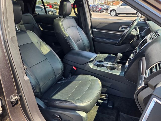 Used 2018 Gray Ford Limited image 17