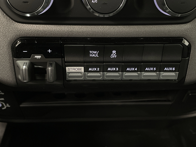 2024 RAM 3500 Tradesman - Photo 30