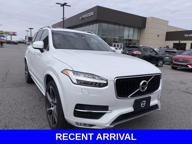 Crystal White Pearl 2019 Volvo XC90 T6 Momentum AWD SUV / Crossover All-Wheel Drive Automatic
