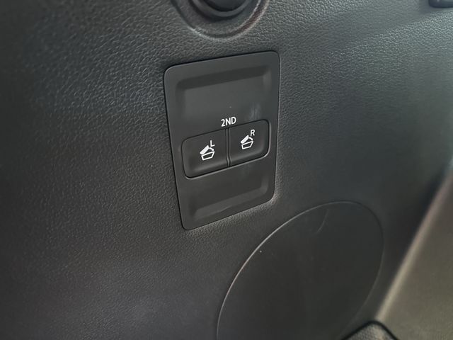 Used 2025 Silver Hyundai SEL Premium image 15