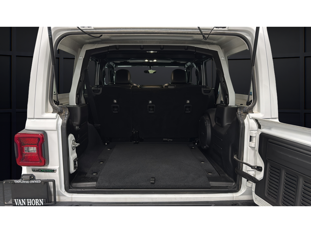 Used 2021 Bright White Clearcoat Jeep Unlimited Rubicon image 25